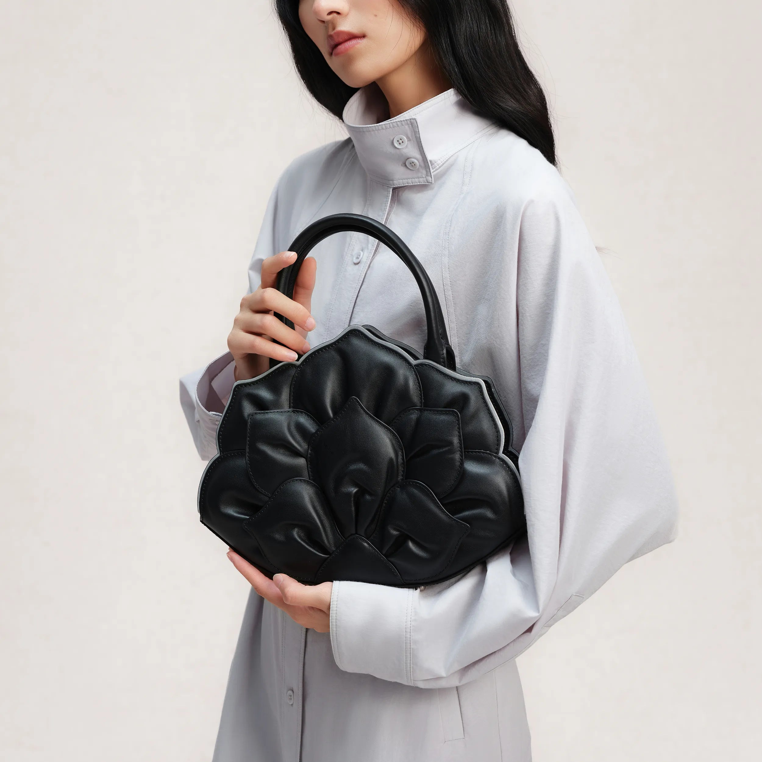 Obsidian Bloom bag in Pure Leather